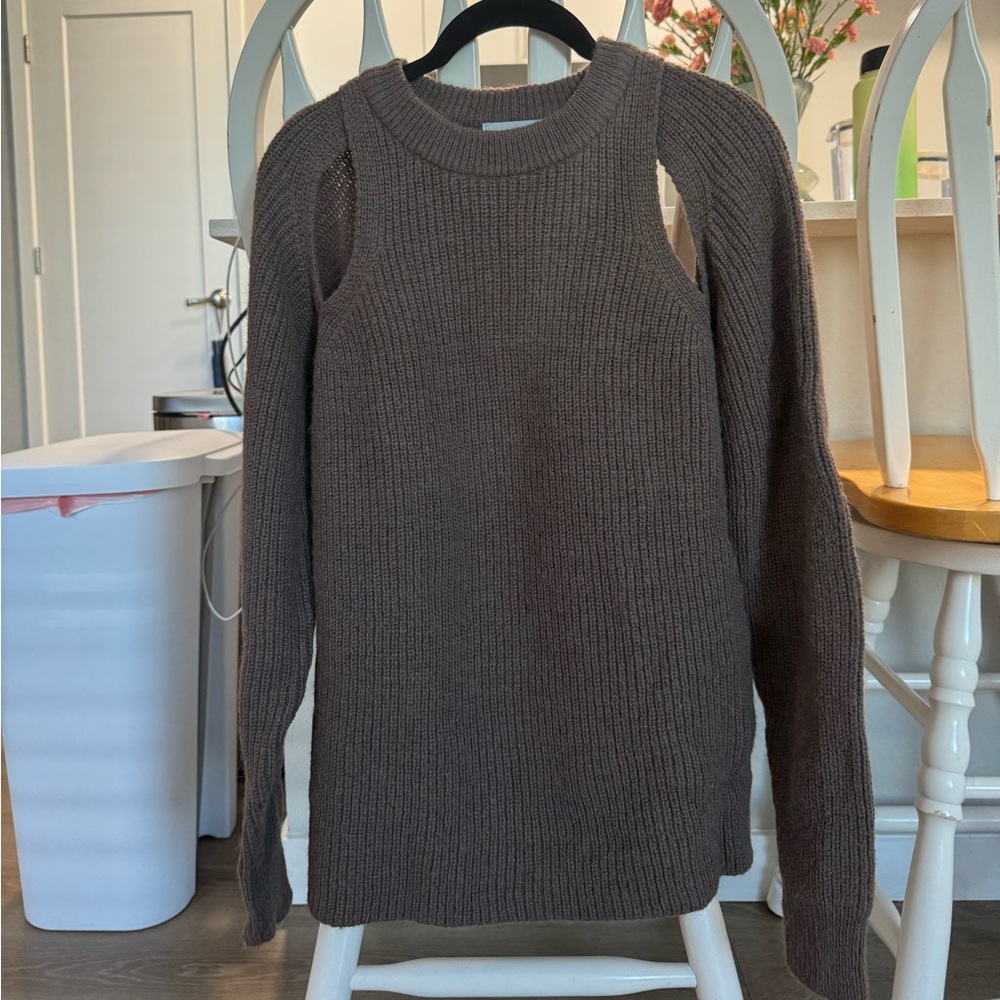 NWOT Minimalistic cutout sweater
